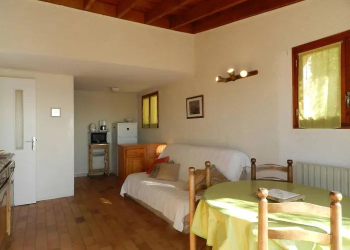 Lv005-065 Appt 2 Pieces 4 Couchages